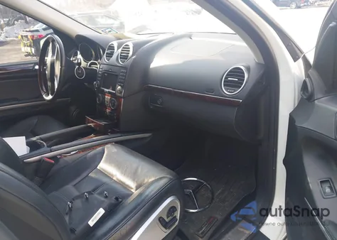 2011 Mercedes-Benz Gl 550 4Matic z USA, uszkodzony, nr VIN 4JGBF8GE7BA697151